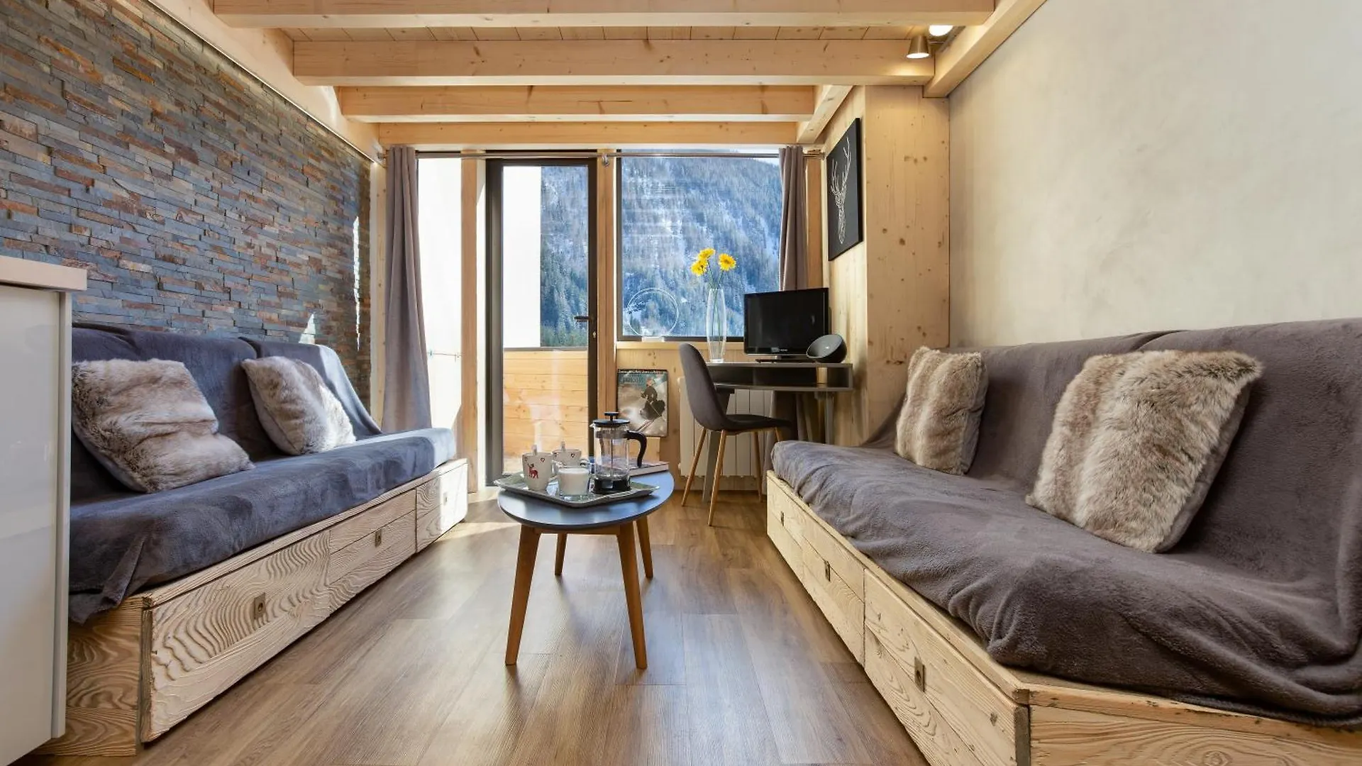 Apartment Residence Grand Roc - Campanules 411 - Happy Rentals Chamonix