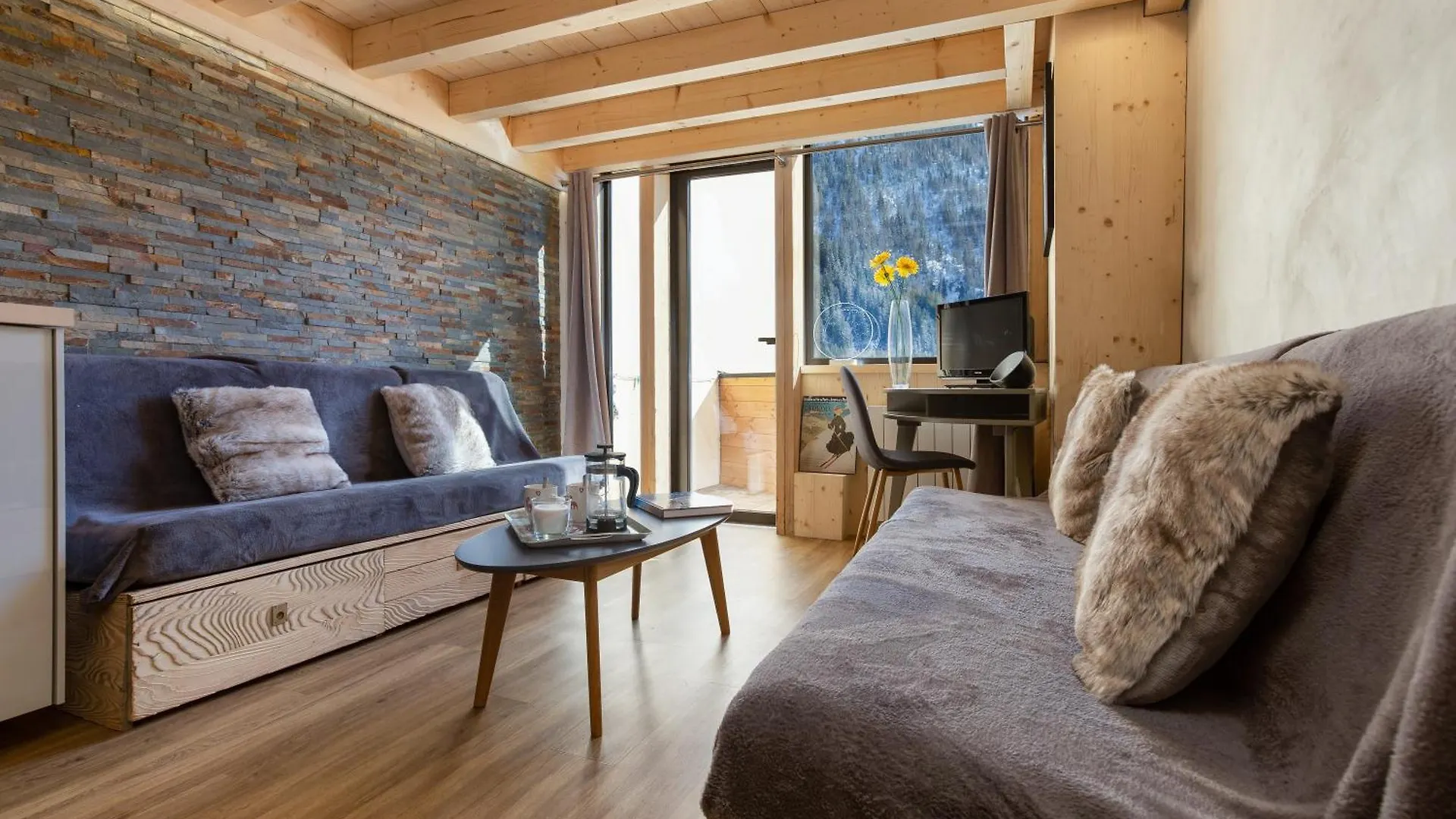 Residence Grand Roc - Campanules 411 - Happy Rentals Chamonix Apartment